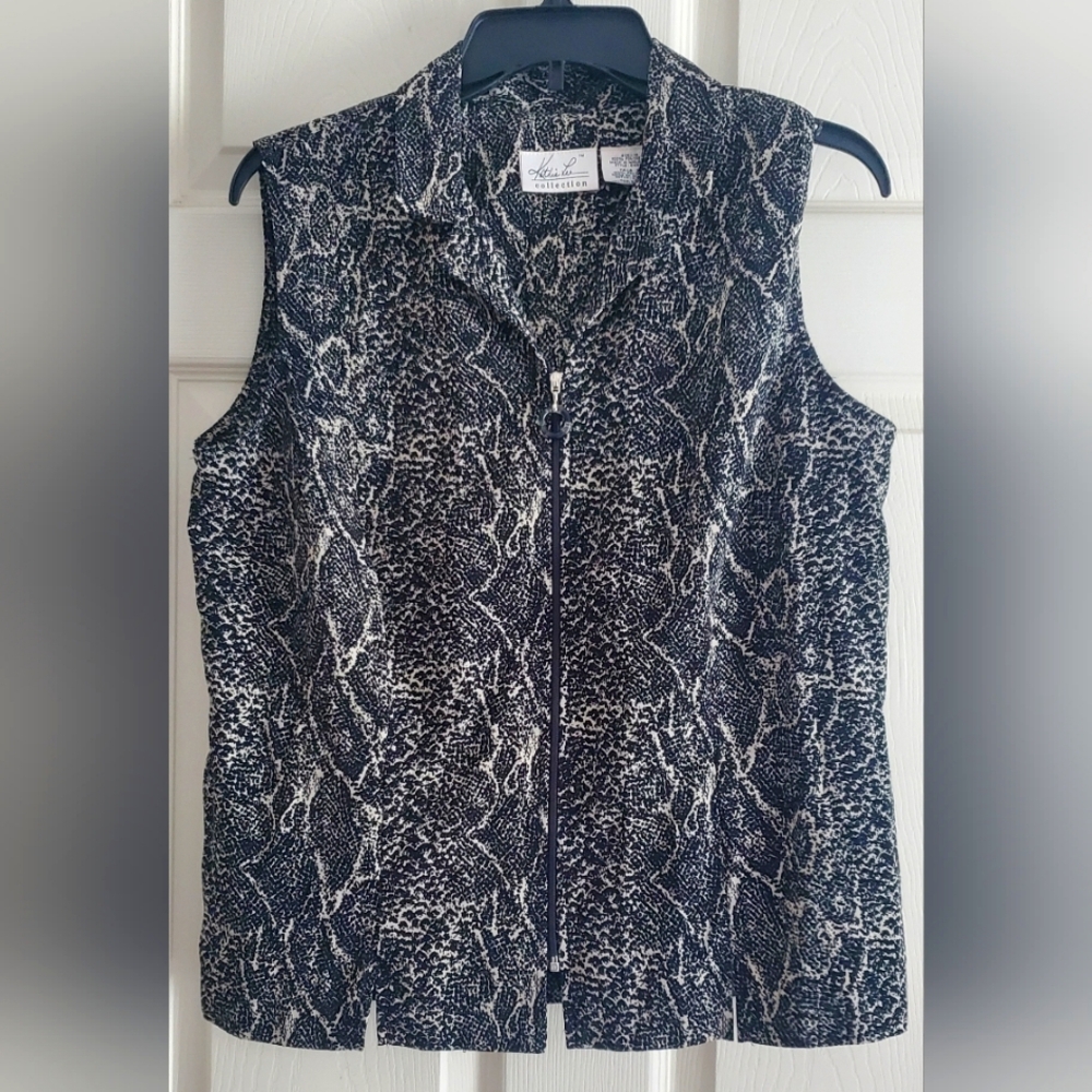 KATHIE LEE Woman's Size 12 Full Zip Sleeveless Top  Black & White Snake Print